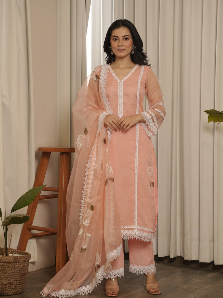 Kainaat Suit Set