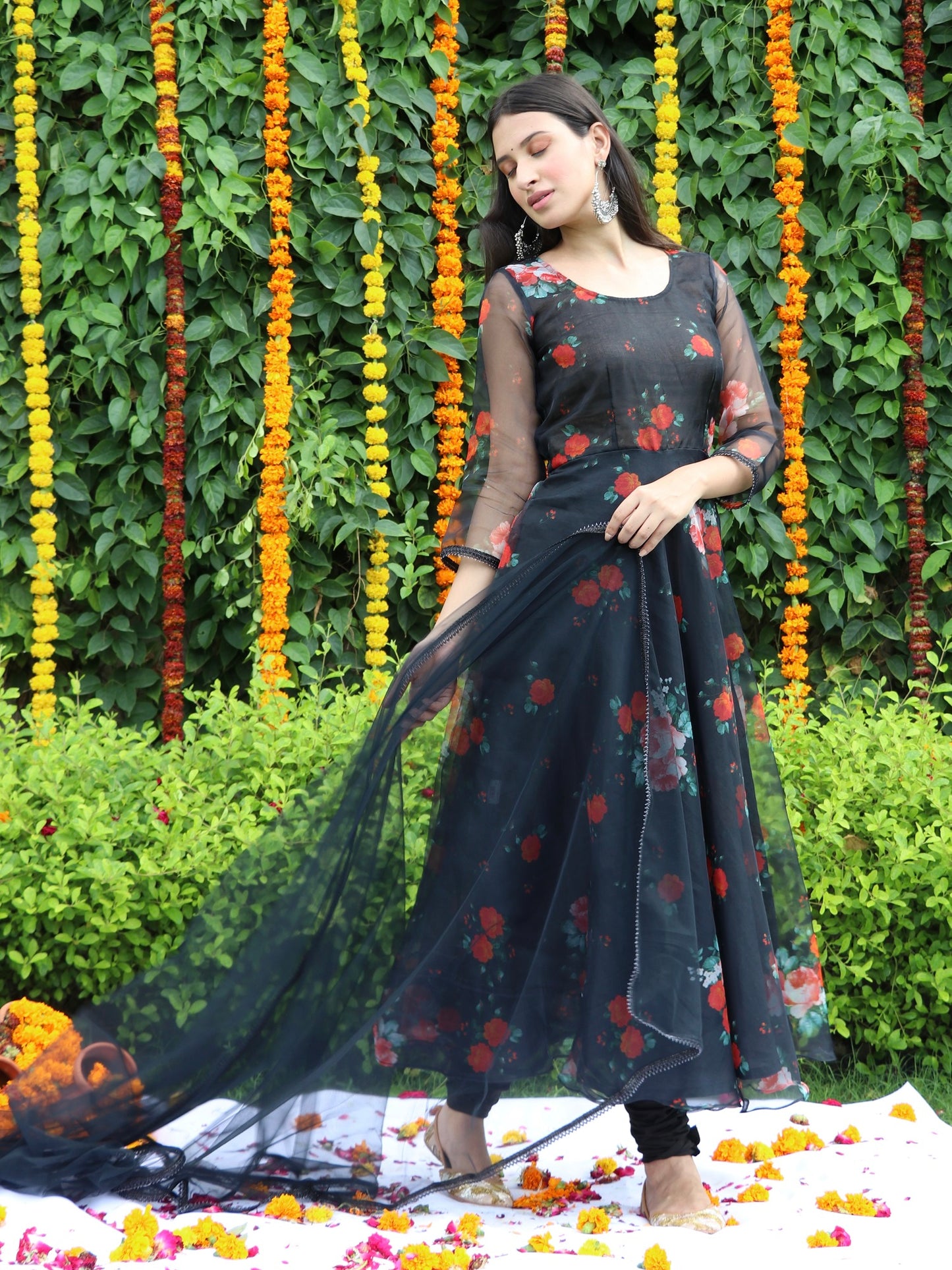 Aaina Suit Set