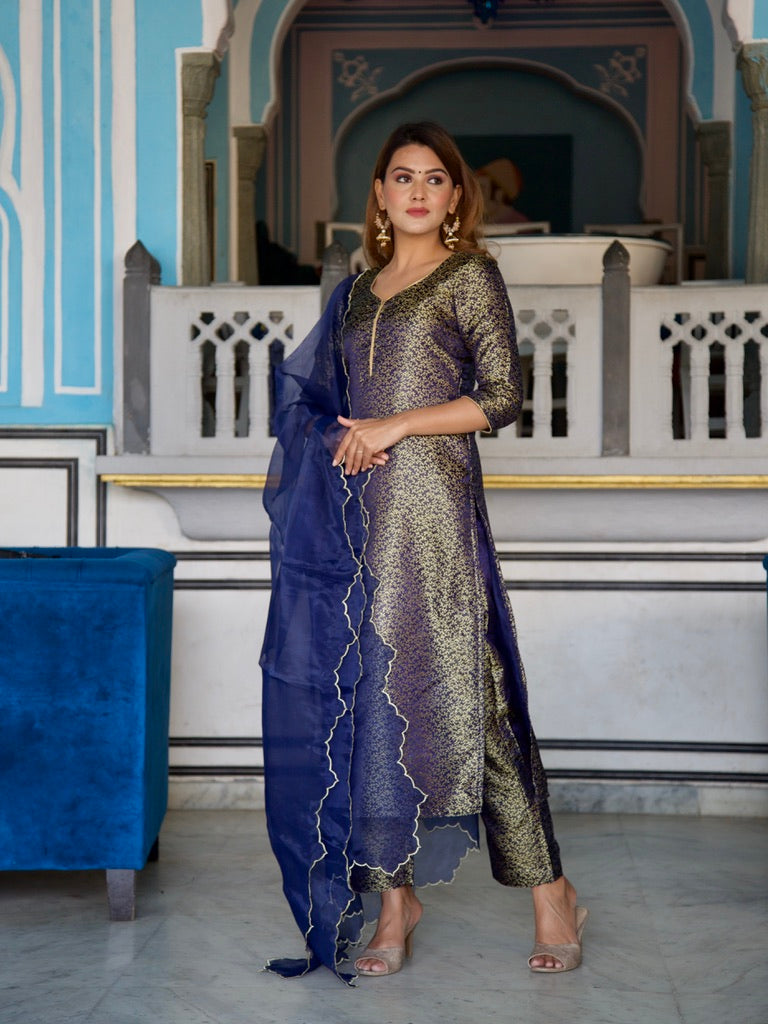 Nisa Banarasi Silk Set