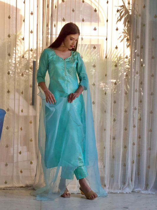 Begum Banarasi Silk Set