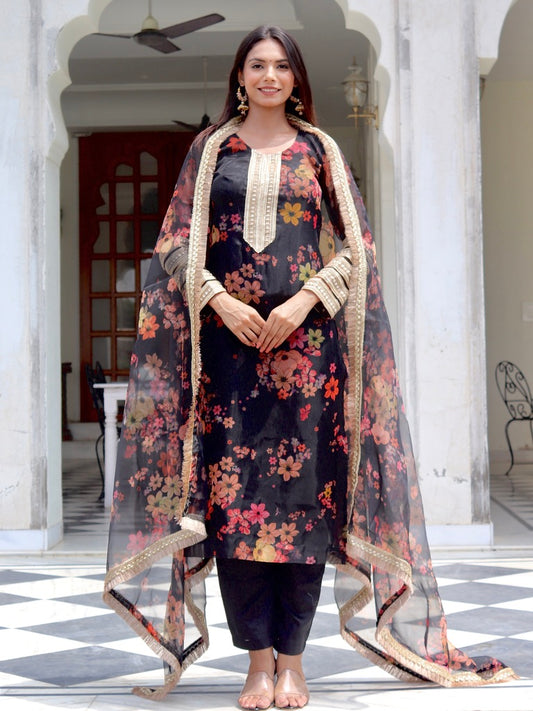 Zareen Suit Set
