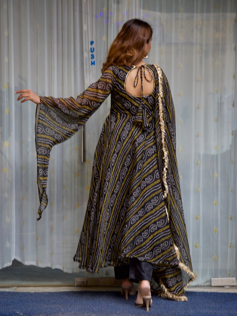 Poorvi Bandhani Set