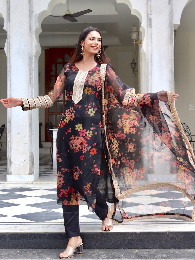 Zareen Suit Set