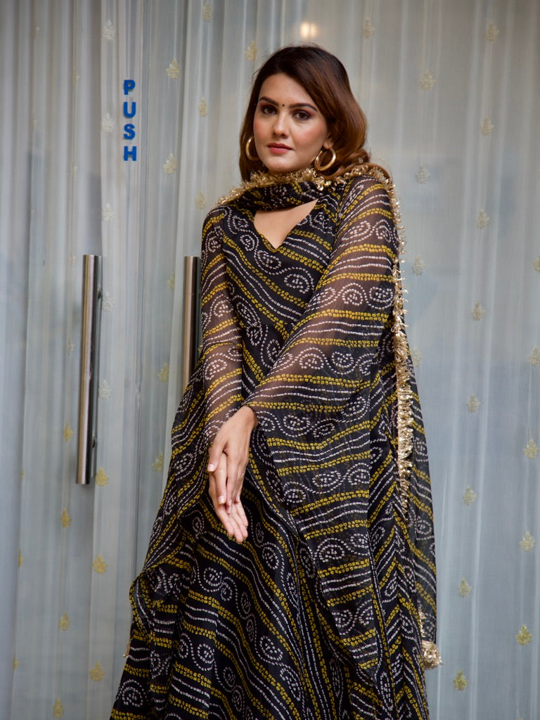 Poorvi Bandhani Set