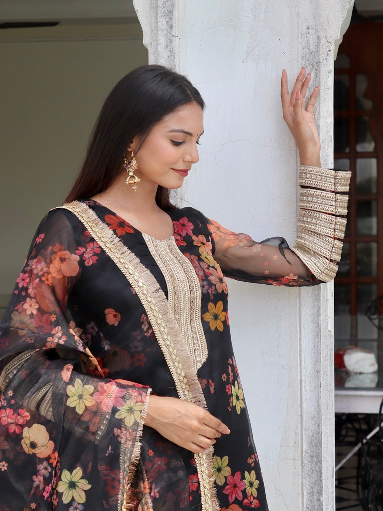 Zareen Suit Set