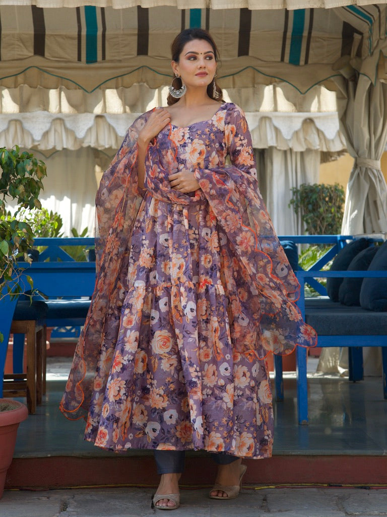 Maanvi Suit Set