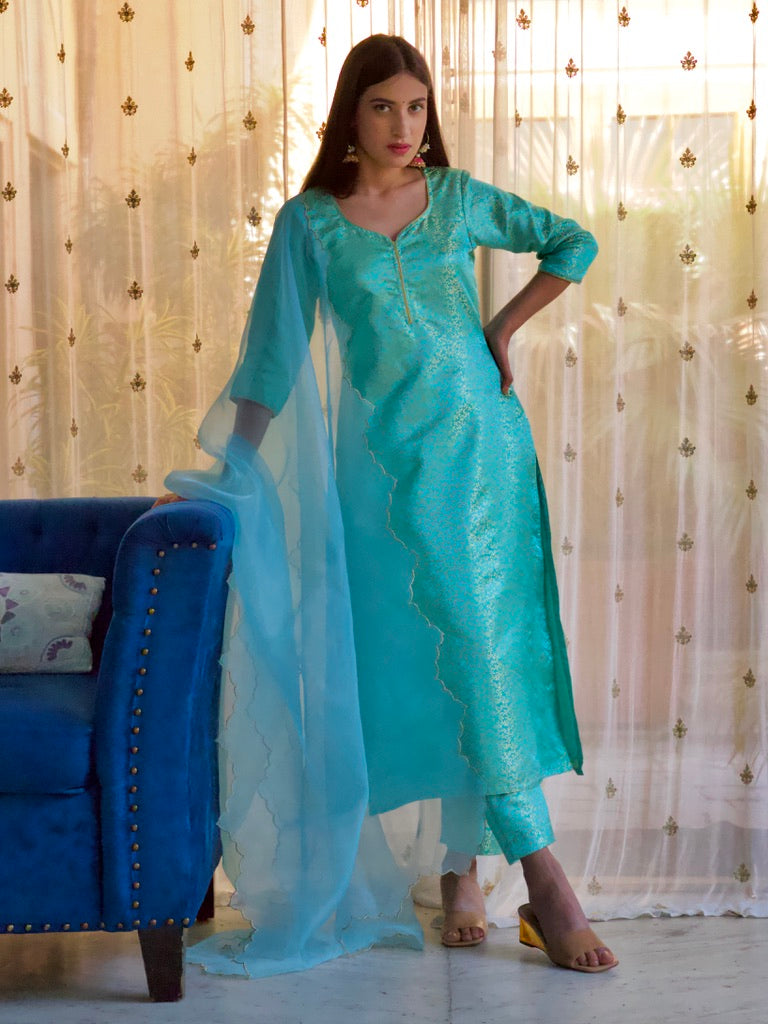 Begum Banarasi Silk Set