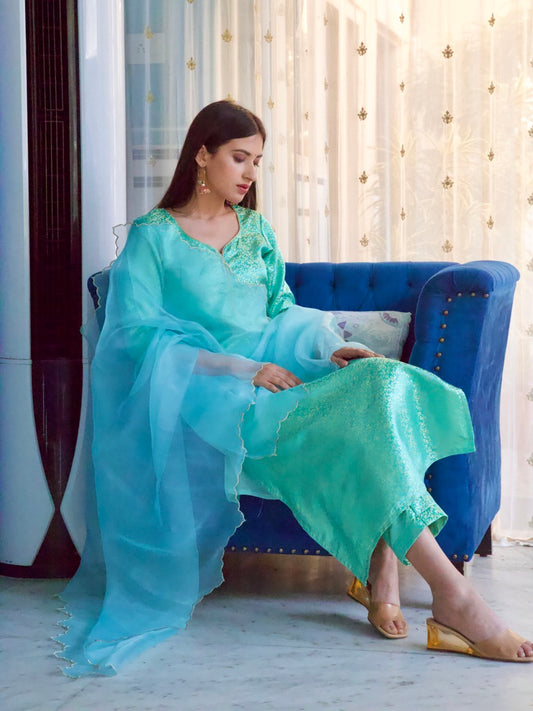 Begum Banarasi Silk Set