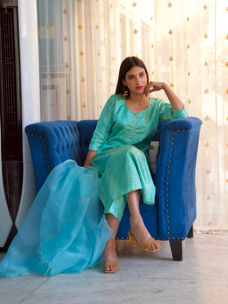 Begum Banarasi Silk Set